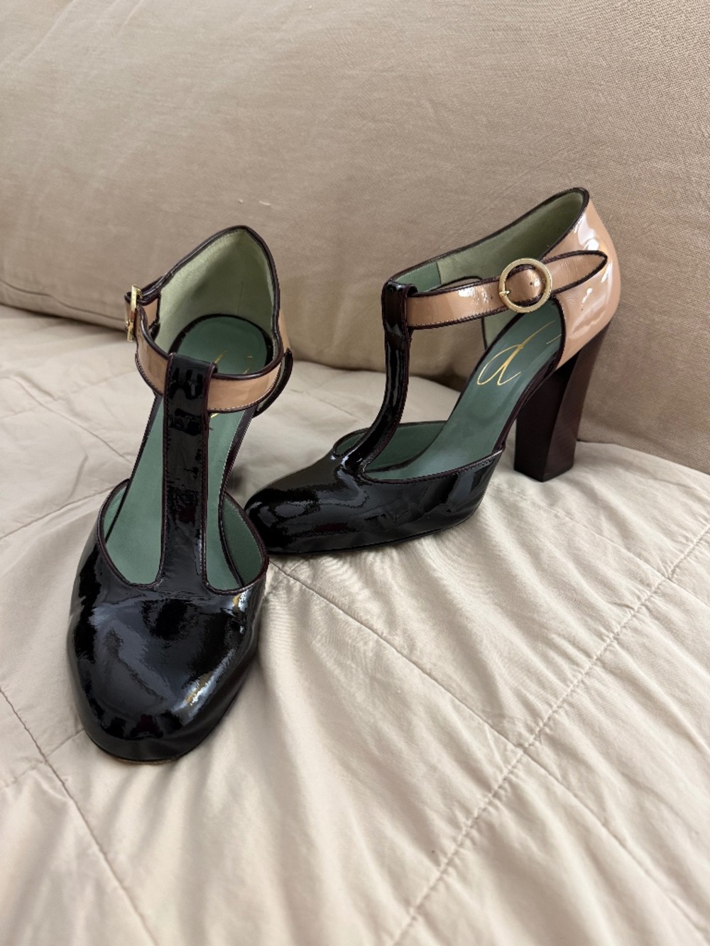 Paola D’arcano patent leather t-strap Mary Jane heels in beige & burgundy 40 9.5